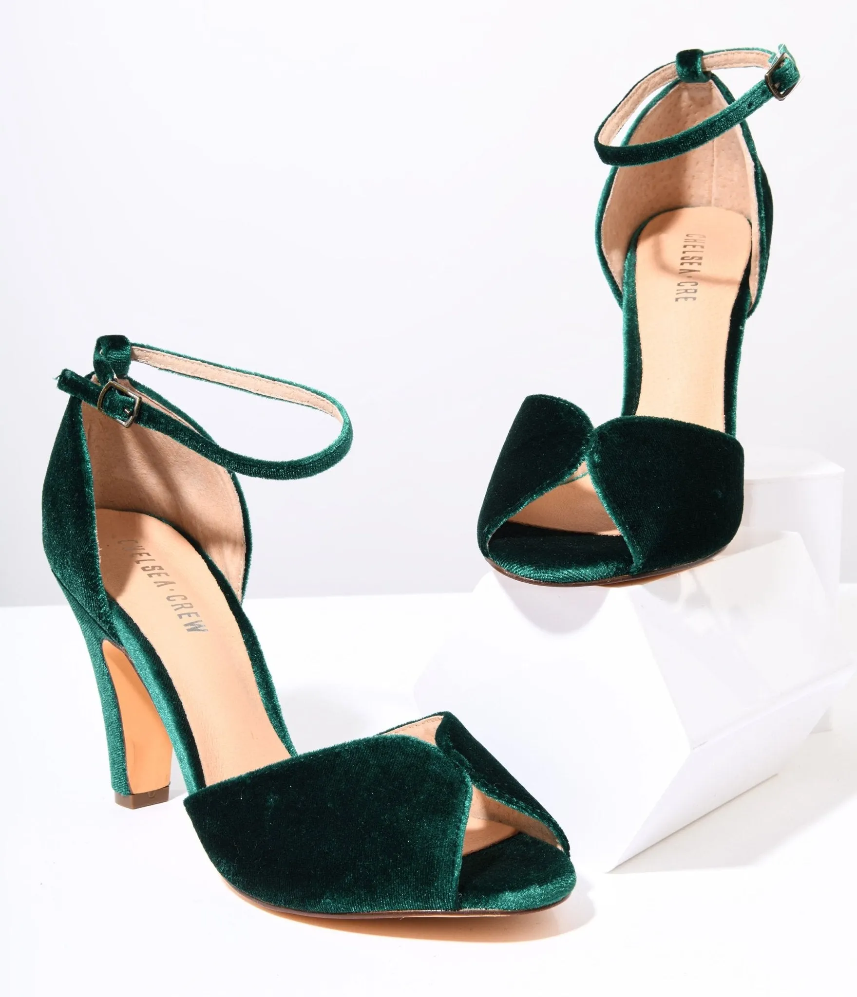 Chelsea Crew Green Velvet Lola Pumps