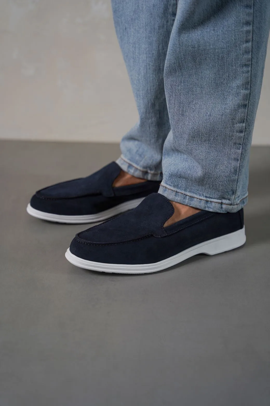 CLASSIC LEATHER SLIP-ONS