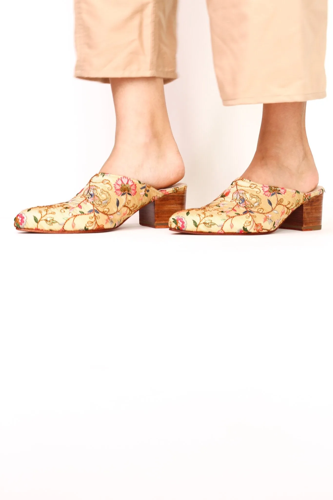 EMBROIDERED HEELED MULES MOMO X ANTHROPOLOGIE