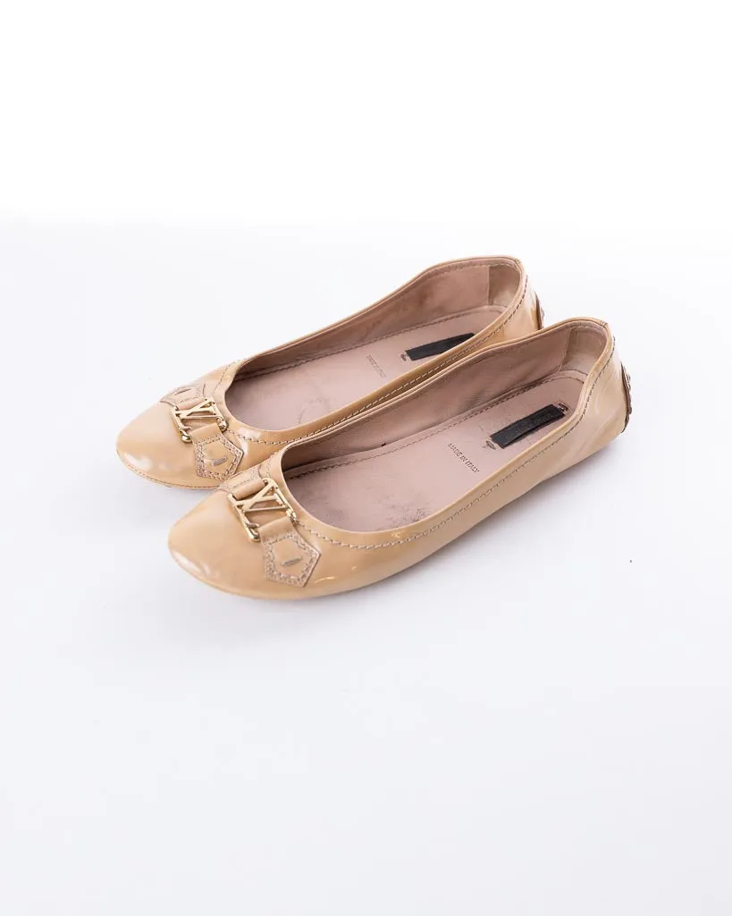 Louis Vuitton Beige Patent Leather Oxford Ballet Flats