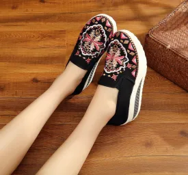 Women's Cloth Ethnic Style Embroidered Wedge Heels